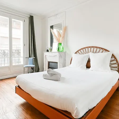 A Bastille - Le Spacieux - 22mb * Paris